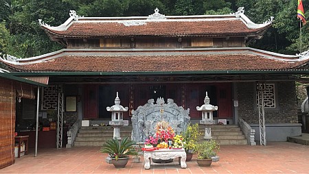 Tham quan ngôi đền Mẫu Sơn nổi tiếng tại Sapa