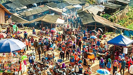 Khám phá chợ phiên Đồng Văn đặc sắc văn hoá