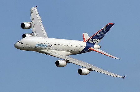 Những chiếc tàu bay lớn nhất thế giới của Airbus và Boeing