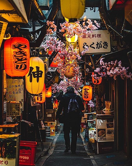 Phố Omoide Yokocho: hội tụ tinh hoa ẩm thực đêm Nhật Bản