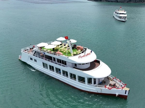 Tour du thuyền Crystal Holidays 1 ngày khám phá vịnh Bái Tử Long
