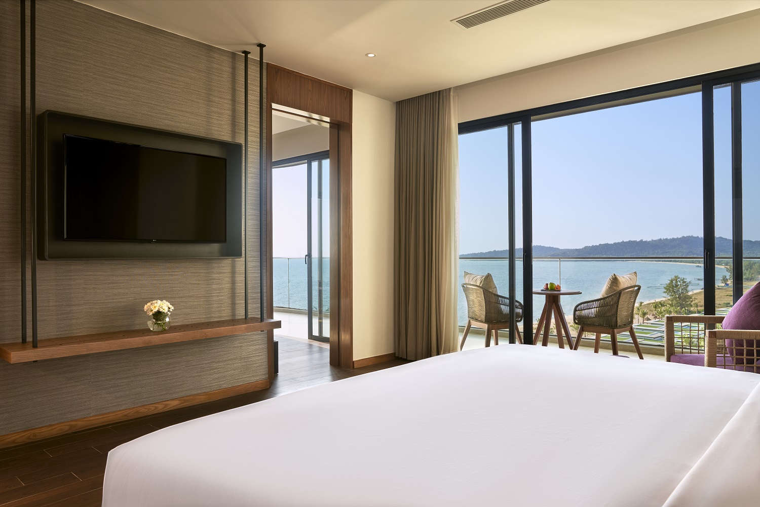 Combo Phú Quốc - Movenpick Waverly Resort