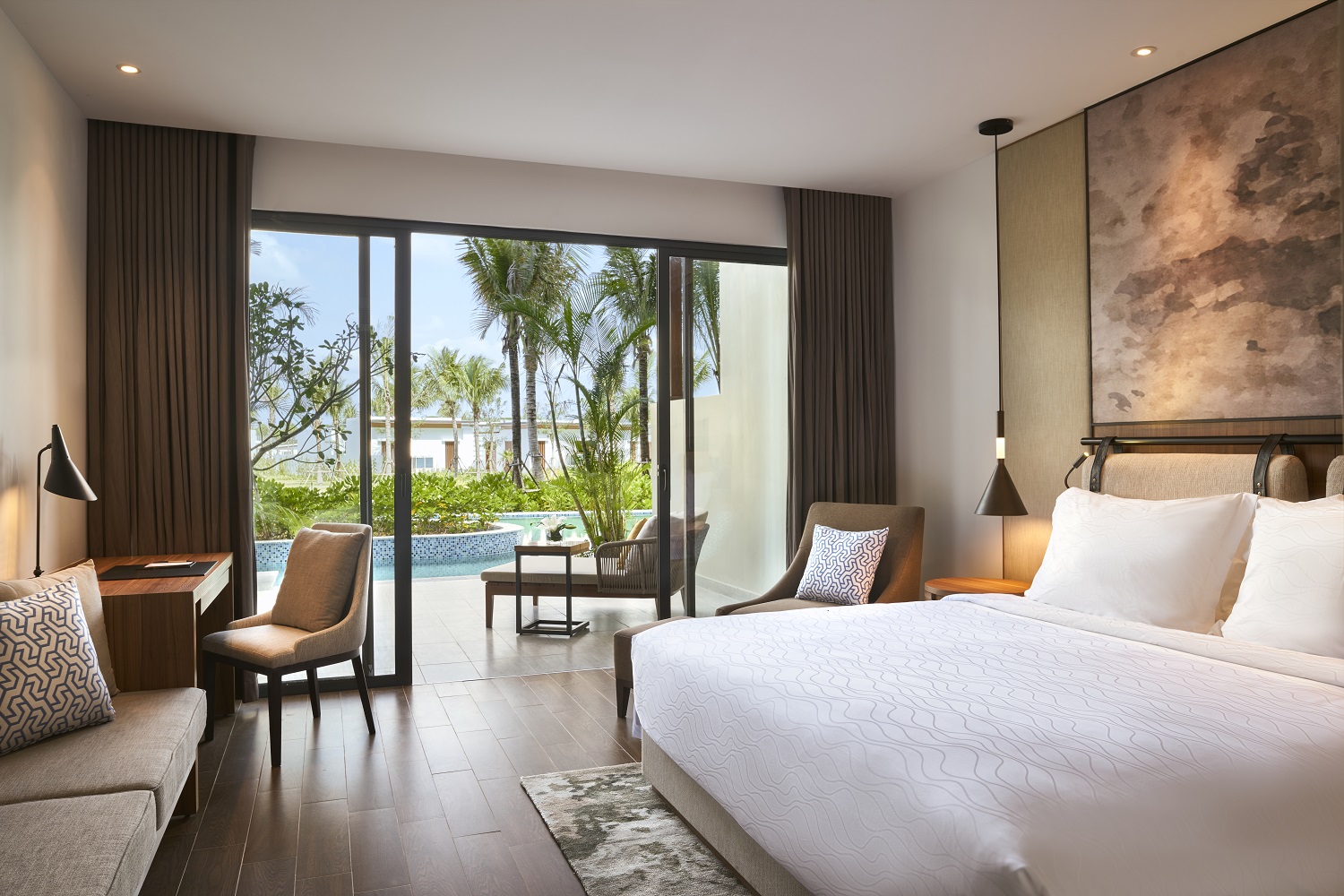 Combo Phú Quốc - Movenpick Waverly Resort