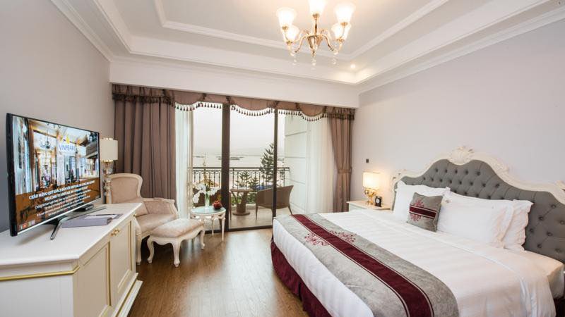 Combo Thuỷ Phi Cơ Hạ Long + Khách sạn 5 sao