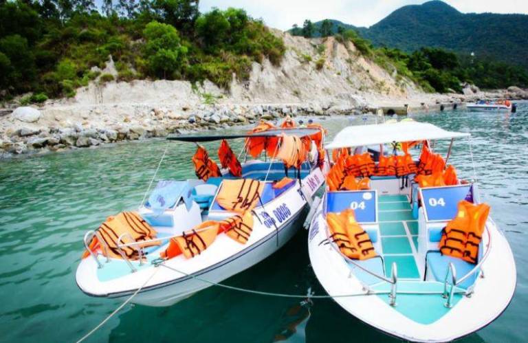 Dịch vụ lặn ngắm san hô Côn Đảo tại hòn Bảy Cạnh