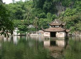 Du Lịch Lễ Hôi:  Chùa Mía - Đền Và - Chùa Tây Phương - Chùa Thầy