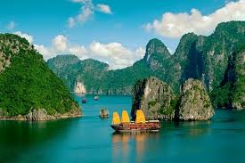 Du Lịch Miền Bắc 4 Ngày: Hà Nội – Hạ Long – Tuần Châu – Bút Tháp – Bát Tràng