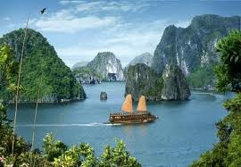 Du Lịch Miền Bắc: Hà Nội – Du Thuyền Hạ Long – Chùa Bút Tháp – Bát Tràng