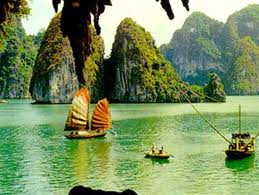 Du Lịch Miền Bắc: Hà Nội – Du Thuyền Hạ Long – Chùa Bút Tháp – Bát Tràng