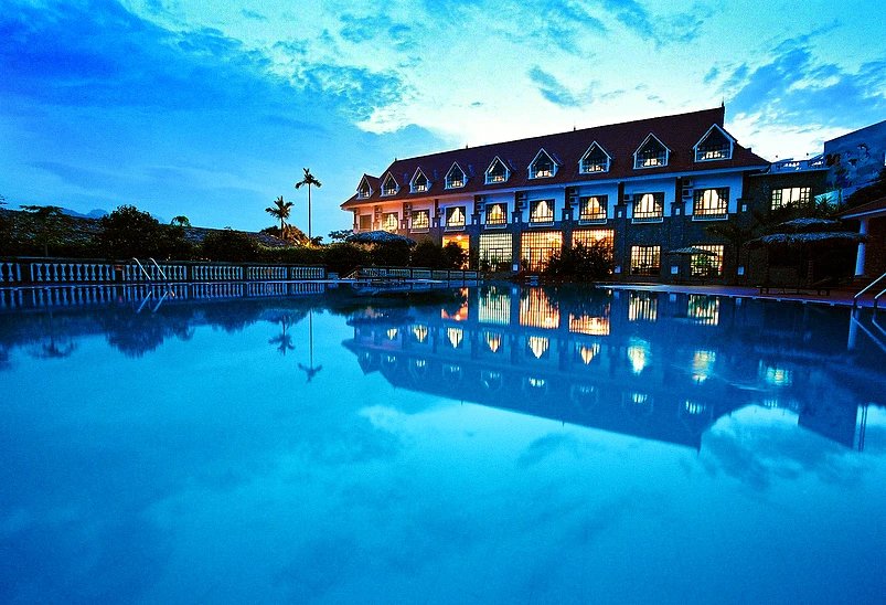 Du Lịch Nghỉ Dưỡng: V. Resort Hòa Bình