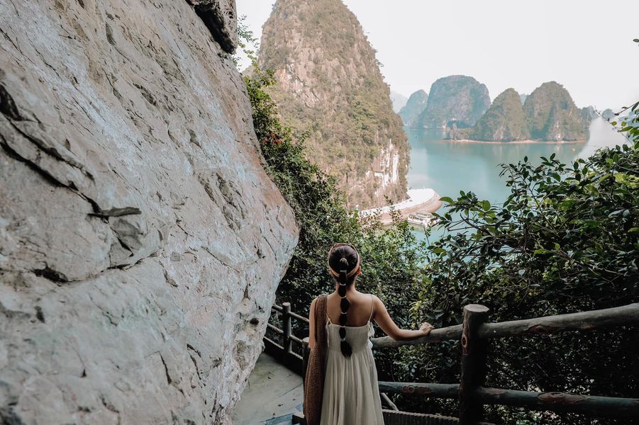 Du Lịch Trăng Mật: Vịnh Hạ Long – Nơi Tình Yêu Bắt Đầu