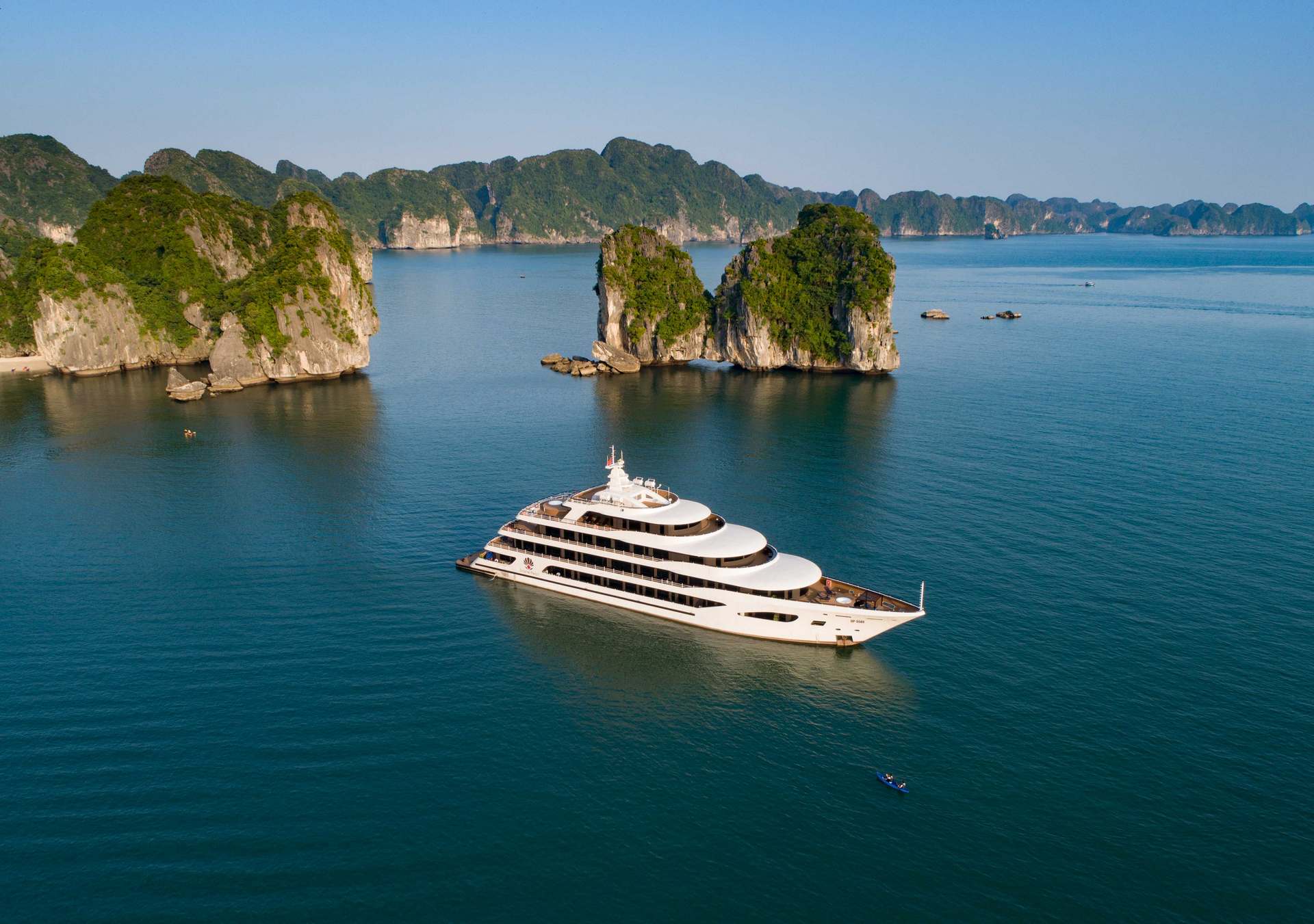 Du thuyền Scarlet Pearl Cruise Hạ Long 2 Ngày 1 đêm