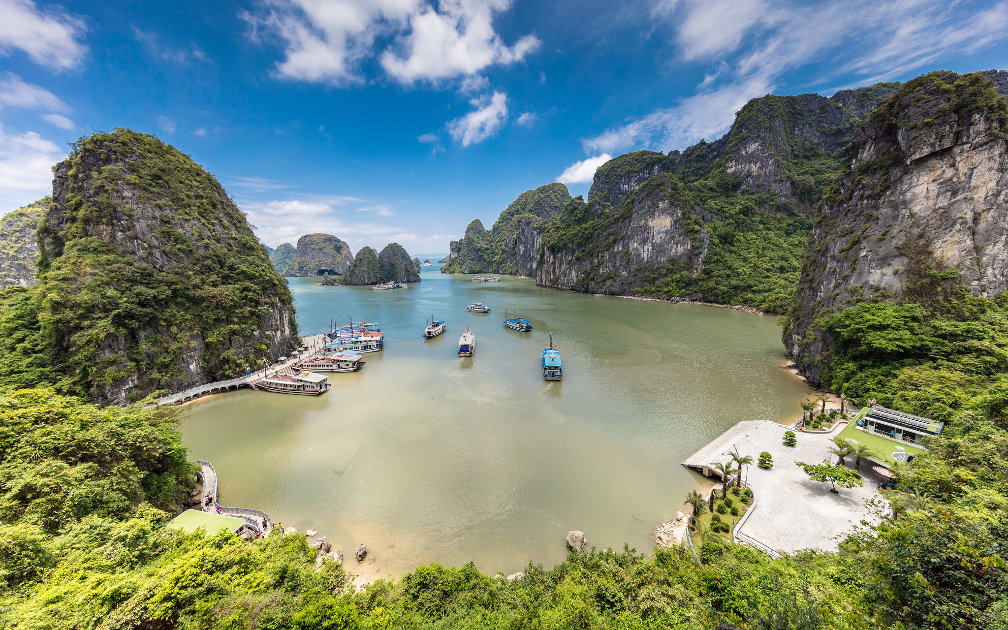 Hà Nội – Hạ Long – Tuần Châu – Bút Tháp – Bát Tràng – Hà Nội 4 Ngày