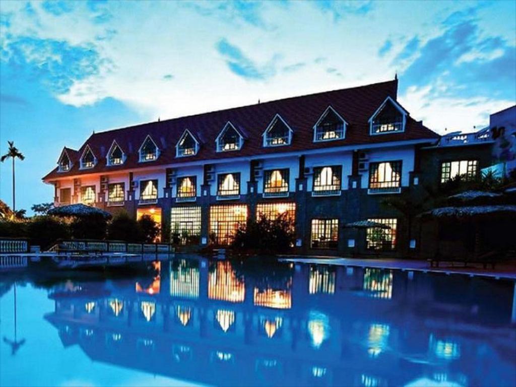 HÀ NỘI – V RESORT - HÒA BÌNH – HÀ NỘI