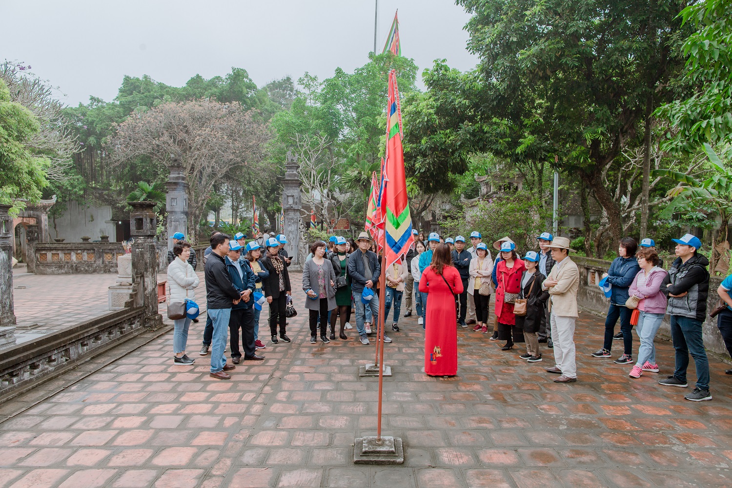 Hoa Lư - Tràng An – Hang Múa Khởi hành: Hàng ngày