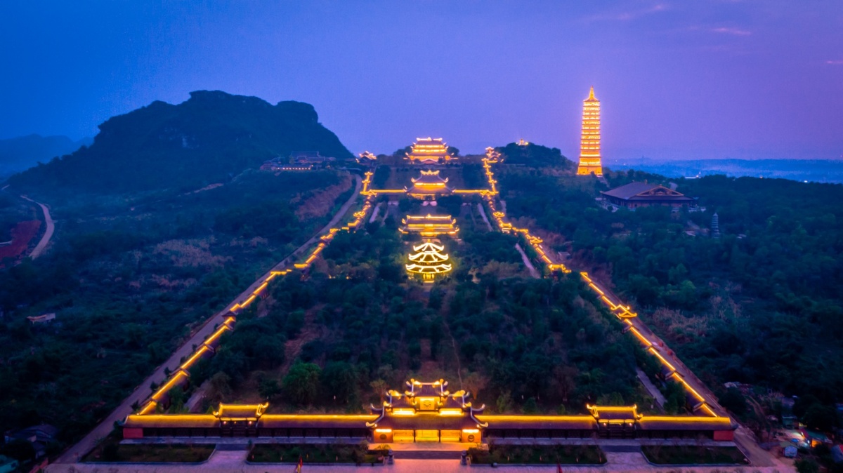 Thứ 5 Hàng Tuần: Hà Nội - Bái Đính - Tràng An - Hạ Long - Yên Tử - Hà Nội