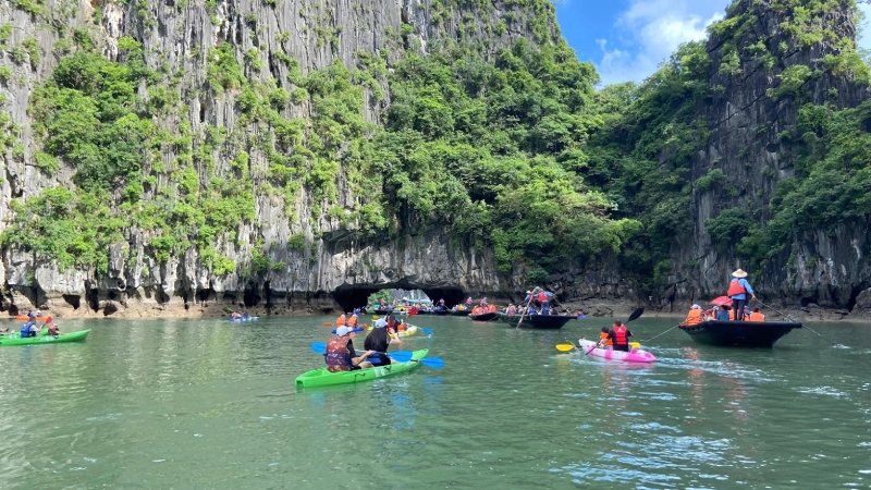 Tour biển Bãi Cháy Vịnh Hạ Long 3 ngày 2 đêm