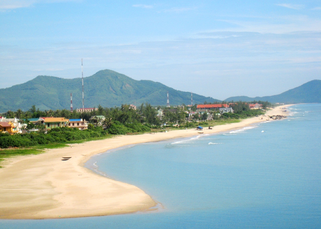 Tour Biển Lăng Cô - Huế 4 Ngày 5 Đêm