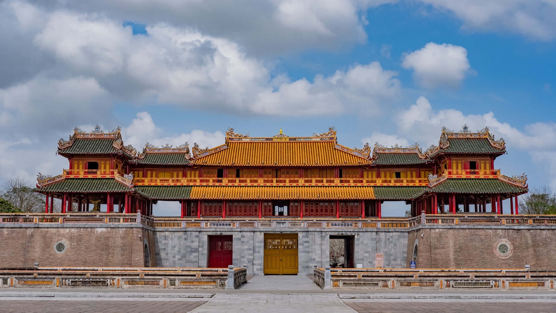 Tour Biển Lăng Cô - Huế 4 Ngày 5 Đêm