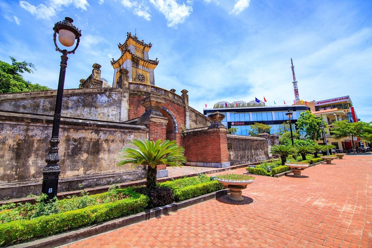 Tour Biển Nhật Lệ - Viếng Mộ Đại Tướng - Động Thiên Đường 3N4Đ