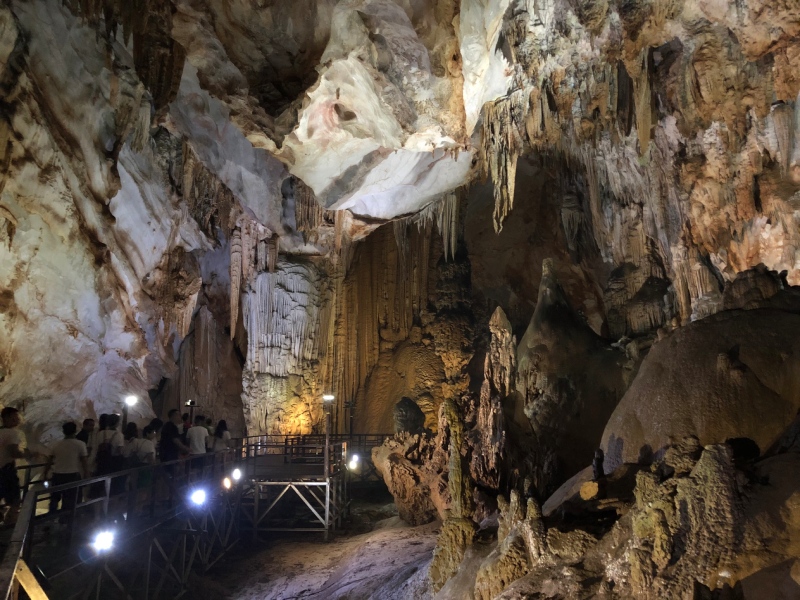 Tour biển Nhật Lệ Phong Nha 4 ngày 3 đêm
