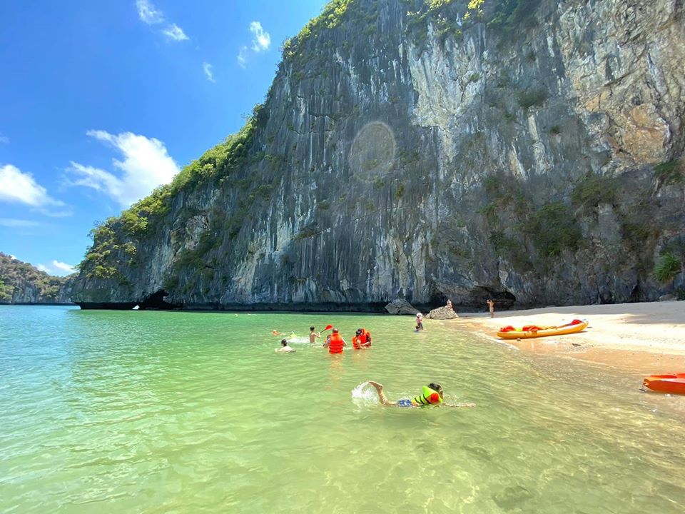 Tour Cát Bà Vịnh Lan Hạ 2 Ngày 1 Đêm