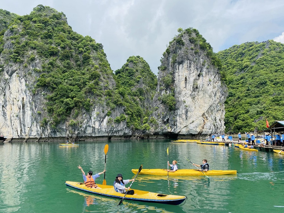 Tour Cát Bà Vịnh Lan Hạ 2 Ngày 1 Đêm