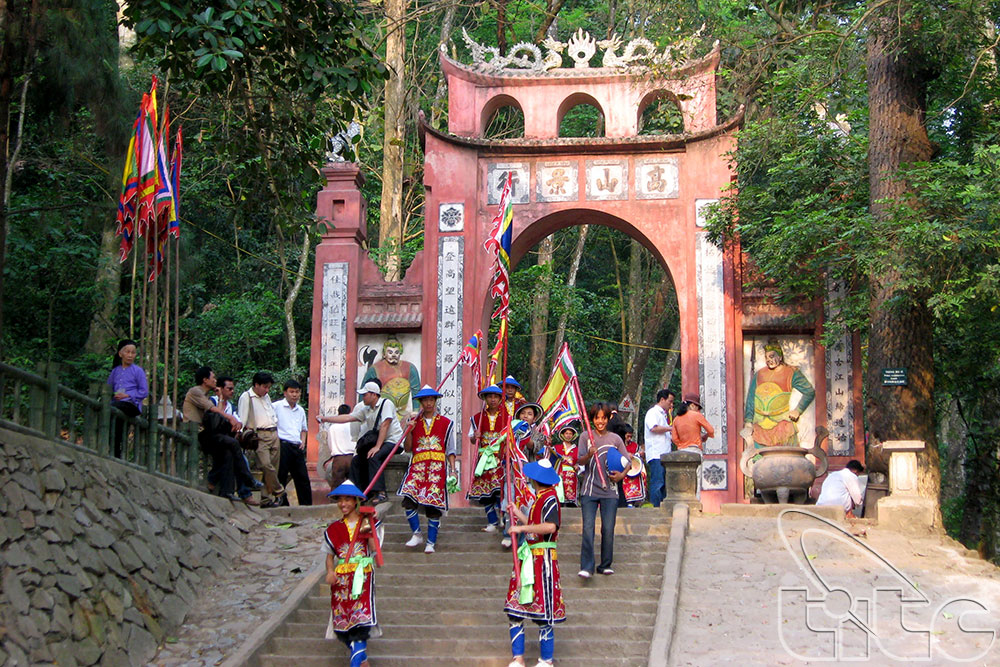 Tour Du Lịch Đền Hùng - Hùng Lô - Xuân Sơn - Thanh Thủy 2 Ngày