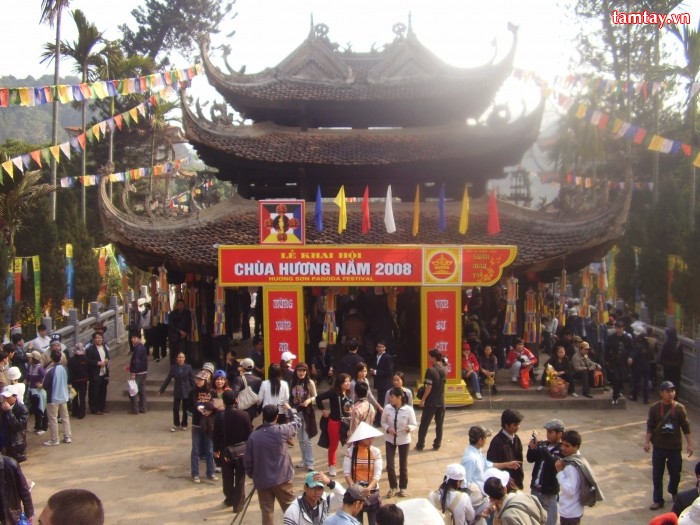 Tour Du Lịch Lễ Hội Đền Hùng: Đền Hùng - Đền Mẫu - Hà Nội 1 Ngày