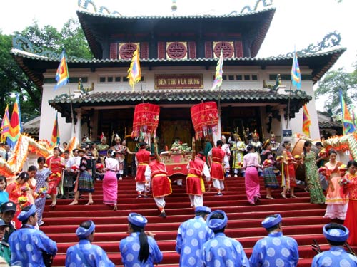 Tour Du Lịch Lễ Hội Đền Hùng: Đền Hùng - Mẫu Âu Cơ - Lâm Thao - Việt Trì