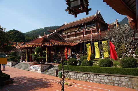 Tour Du Lịch Lễ Hội Yên Tử 1 ngày