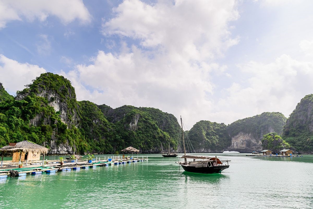 Tour du lịch Minh Châu Quan Lạn