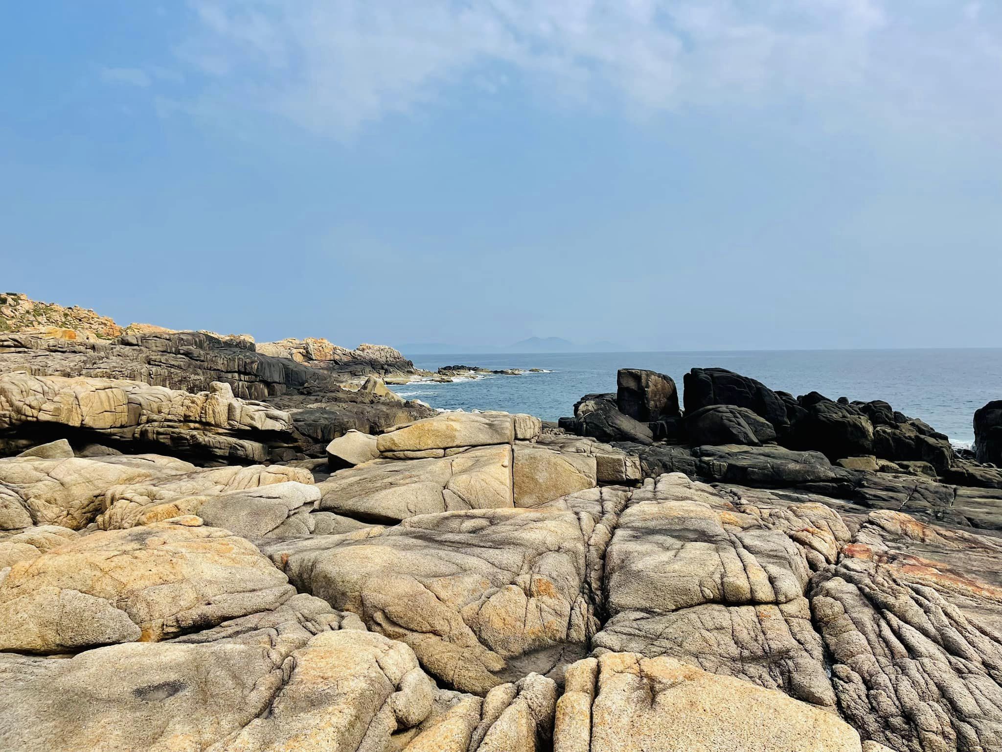 Tour Du Lịch Nha Trang: Mũi Kỳ Lân - Bãi Tắm Hang Tiên - KDL Hòn Lao