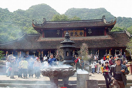 Tour Du Lịch Ninh Bình - Yên Tử - Chùa Hương - 5 Ngày 4 Đêm