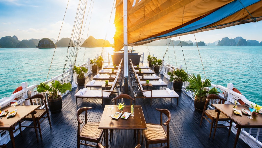 Tour du thuyền Aphrodite 2 ngày 1 đêm