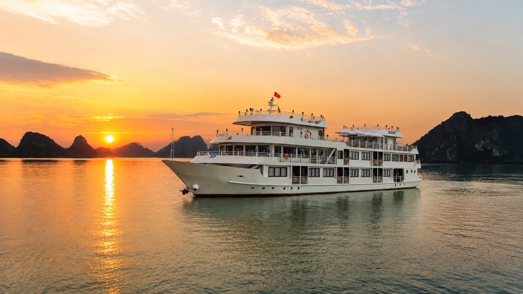 Tour du thuyền Athena Royal 2 ngày 1 đêm