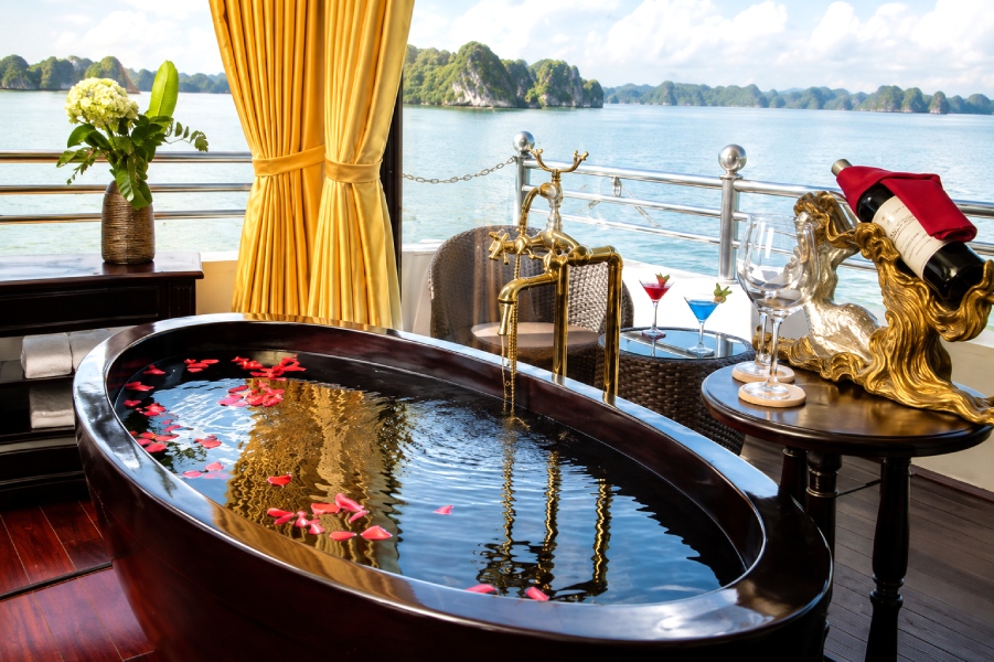 Tour du thuyền Athena Royal 2 ngày 1 đêm