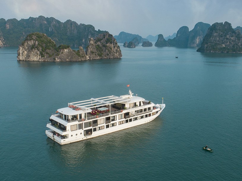 Tour du thuyền Athena Royal 2 ngày 1 đêm