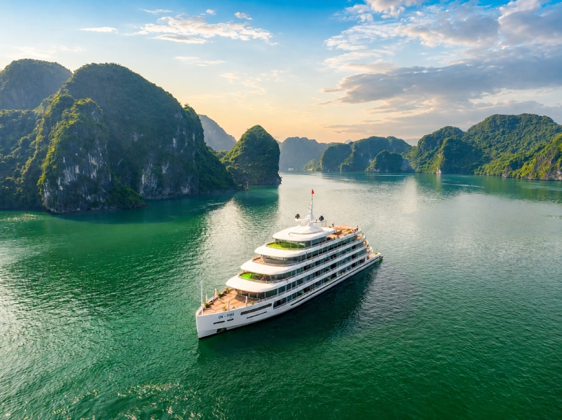 Tour du thuyền Catherine Cruise 2 ngày 1 đêm