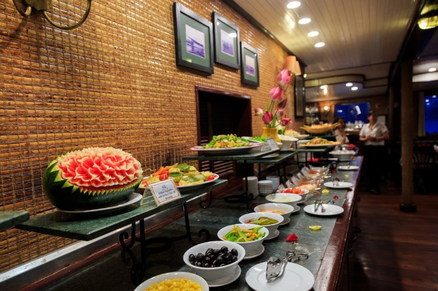 Tour du Thuyền Emeraude 2 ngày 1 đêm
