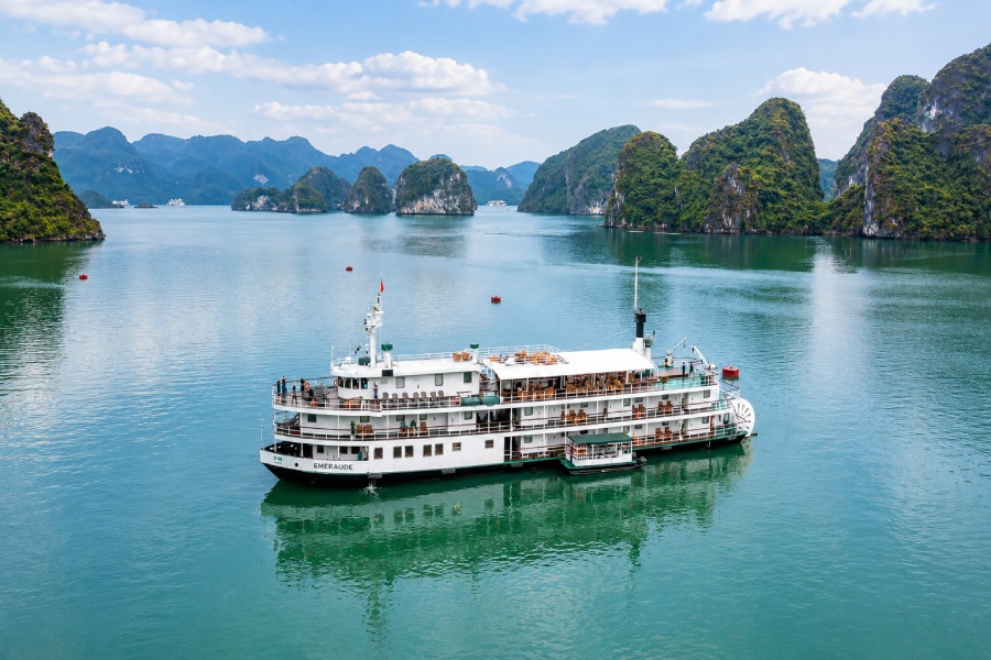 Tour du Thuyền Emeraude 2 ngày 1 đêm