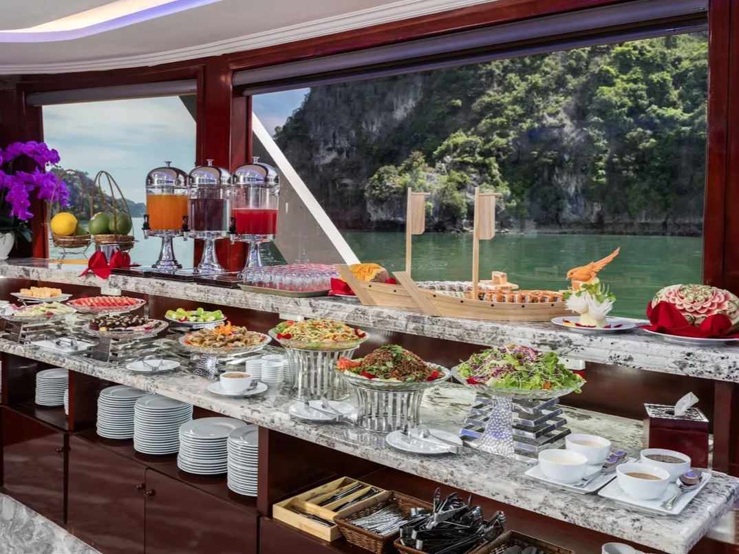 Tour du thuyền Hạ Long Diamond Cruise sang trọng