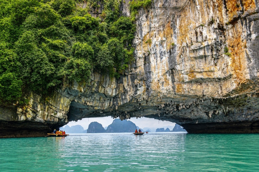 Tour du thuyền Hermes 2 Ngày 1 Đêm