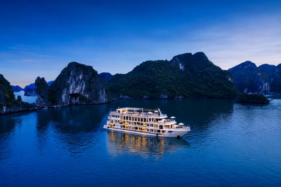 Tour du thuyền Hermes 2 Ngày 1 Đêm