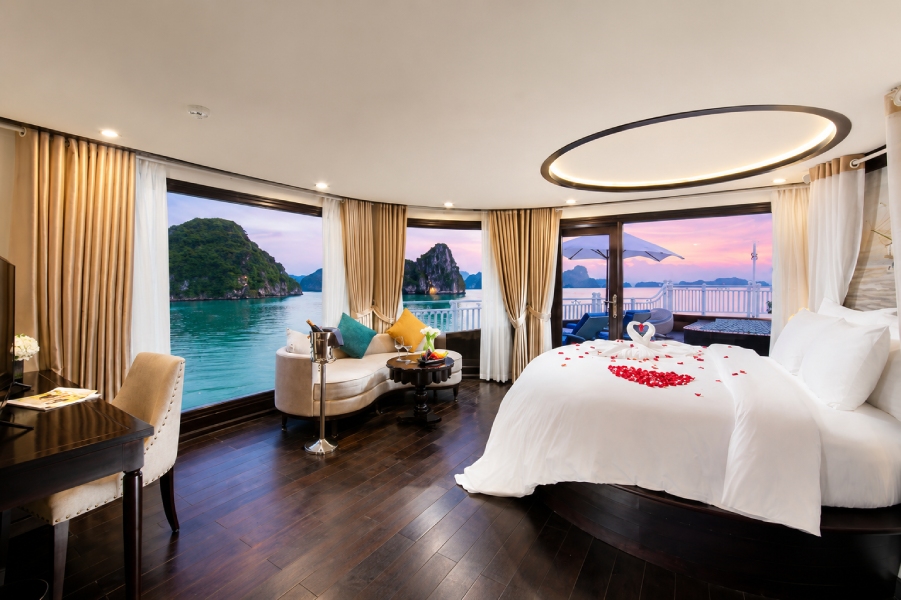 Tour du thuyền Hermes 2 Ngày 1 Đêm