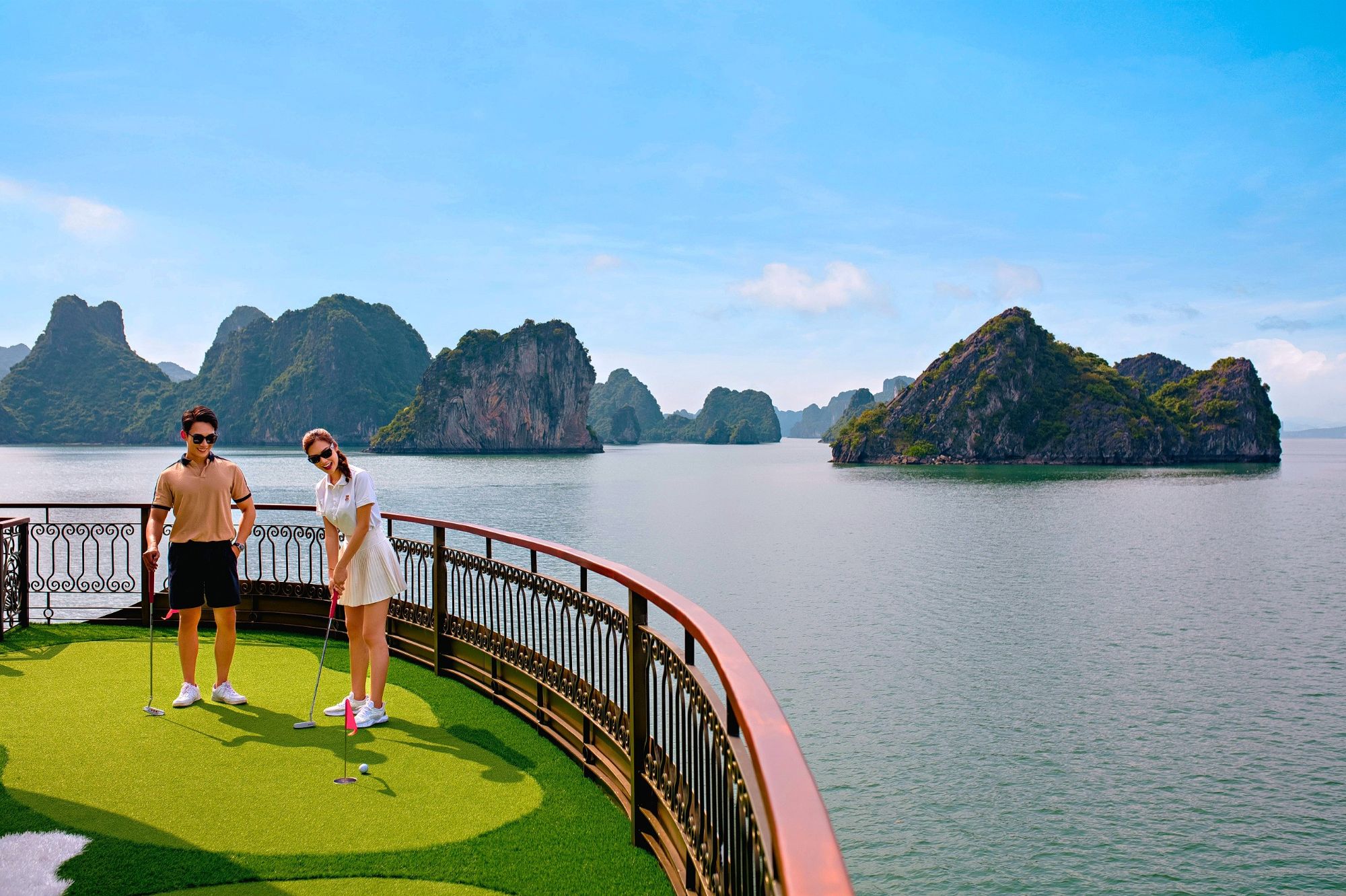 Tour du thuyền indochine Premium Hạ Long 2 ngày