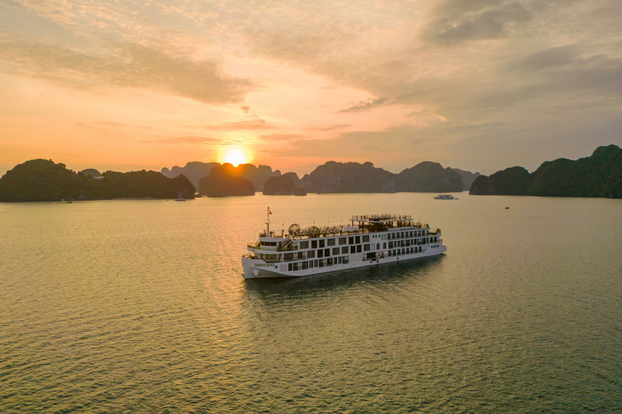 Tour du thuyền indochine Premium Hạ Long 2 ngày