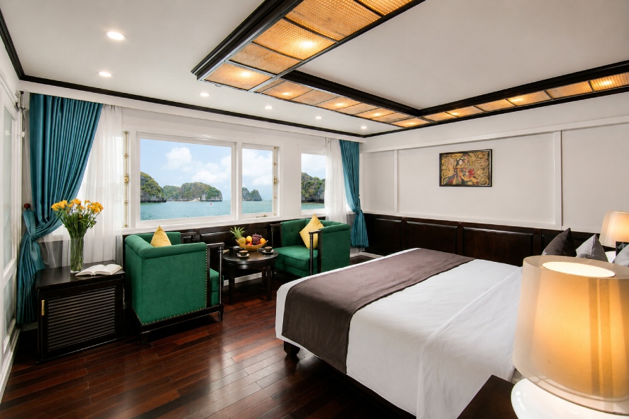 Tour du thuyền La Regina Royal 2 ngày 1 đêm