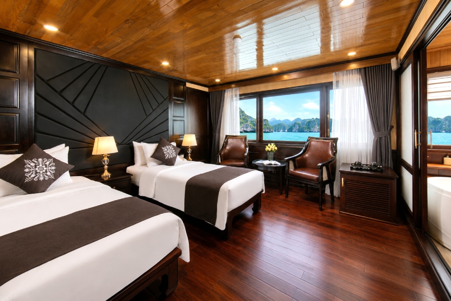 Tour du thuyền La Regina Royal 2 ngày 1 đêm