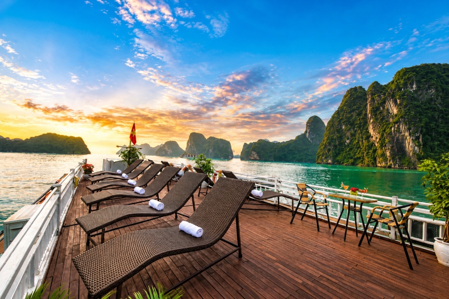 Tour Du Thuyền Lavender 2 Ngày 1 Đêm